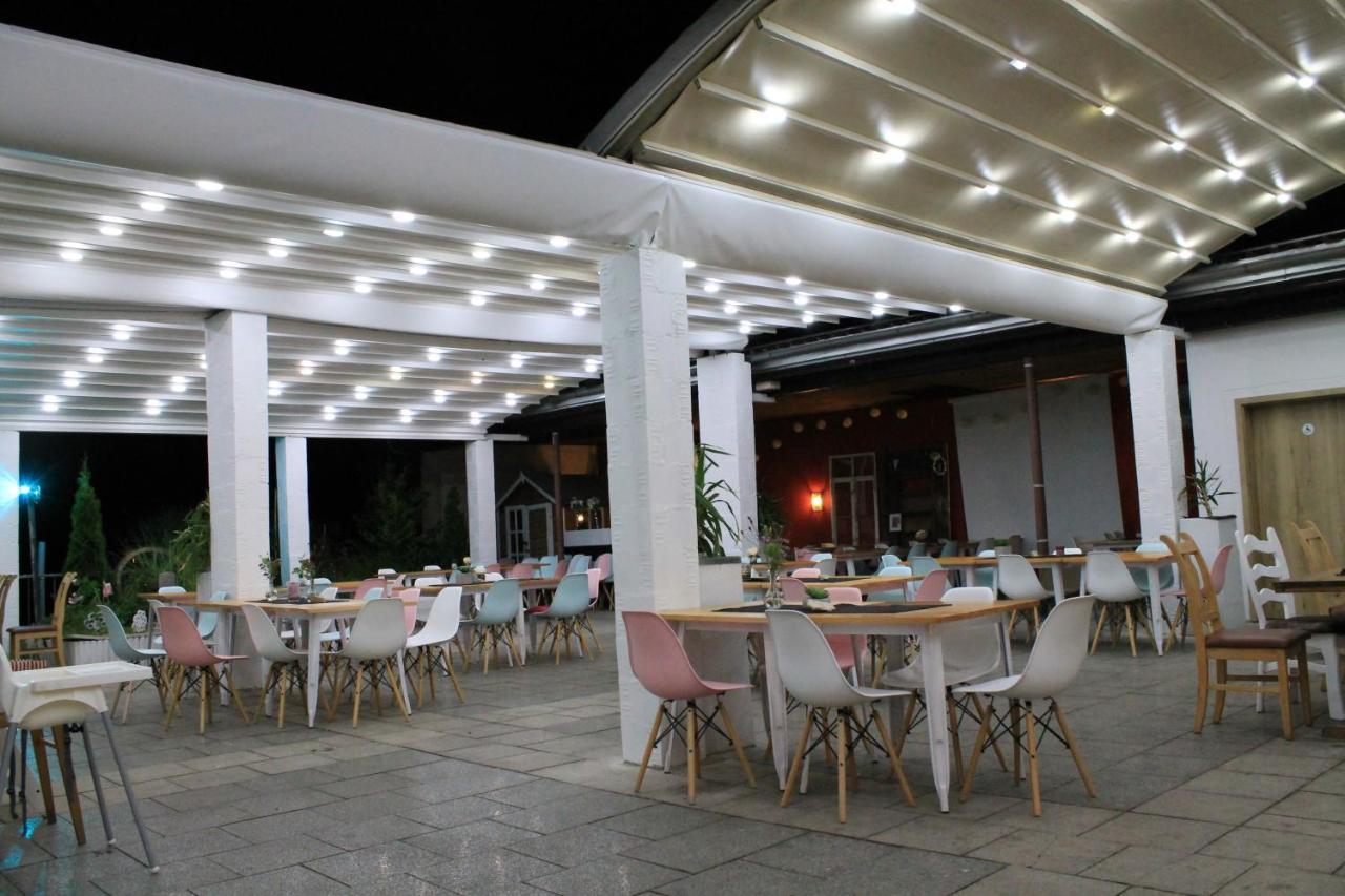 Gasthof Via Vita ทรอยช์ทลิงเงน ภายนอก รูปภาพ
