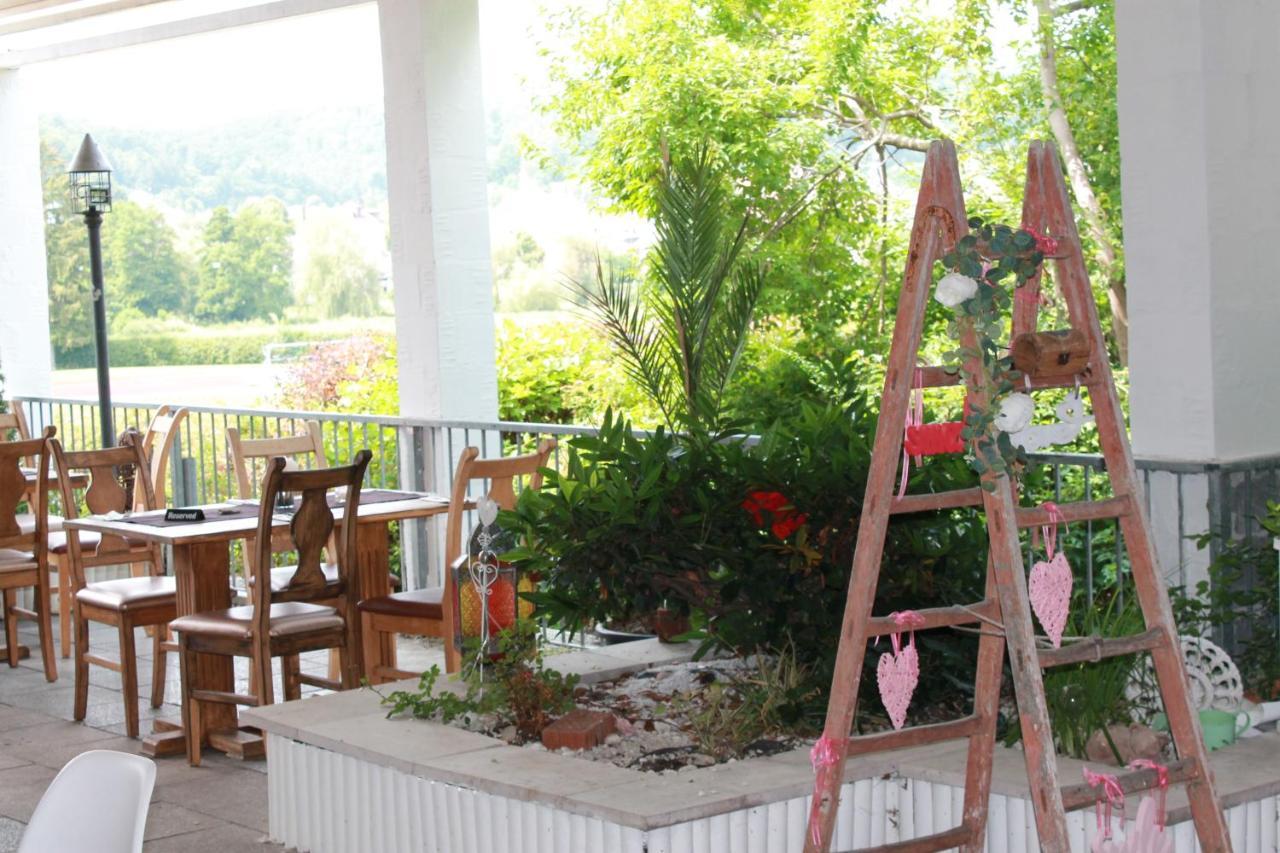 Gasthof Via Vita ทรอยช์ทลิงเงน ภายนอก รูปภาพ